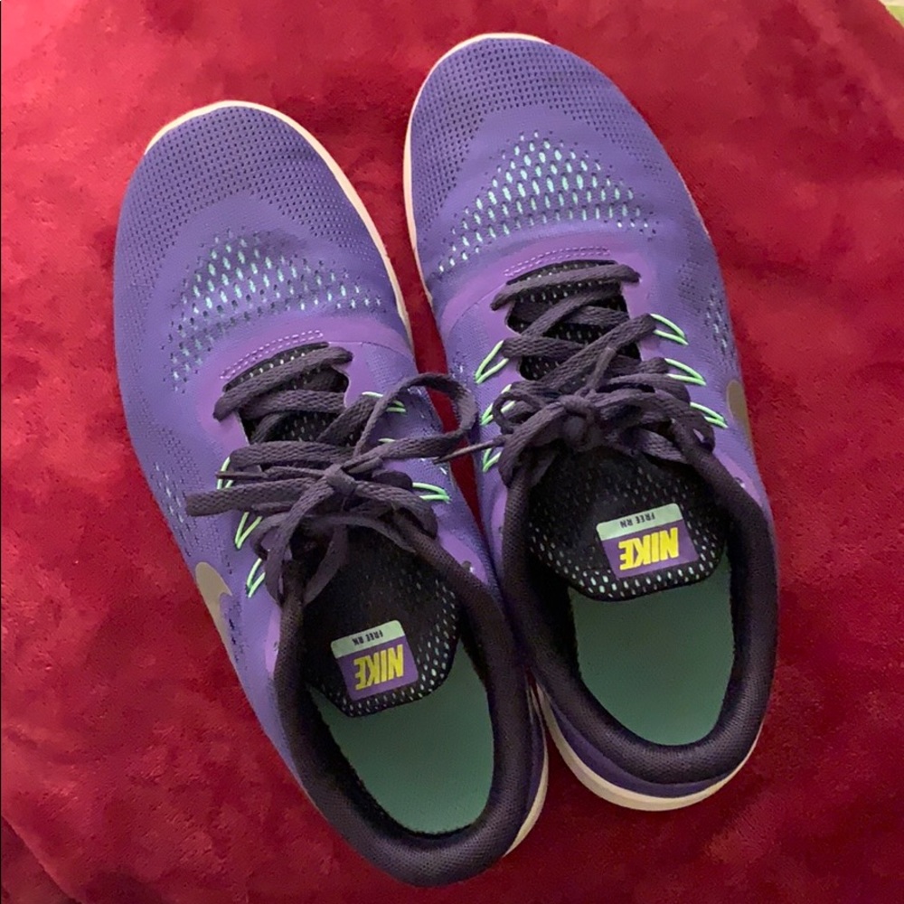 💜 Nike shoes👟 Grls size 7Y/women’s 8 make offer - Picture 2 of 5